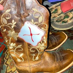 Size 8 Women’s BRAND NEW